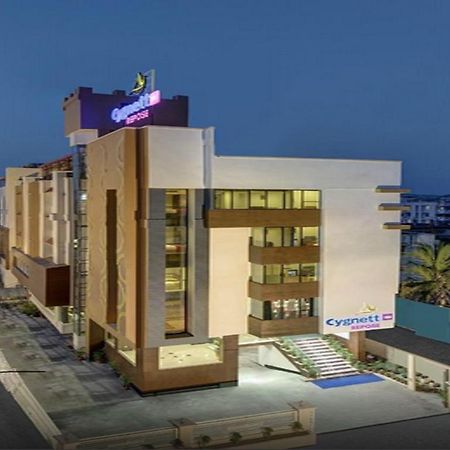 Cygnett Inn Repose Guwahati Bagian luar foto