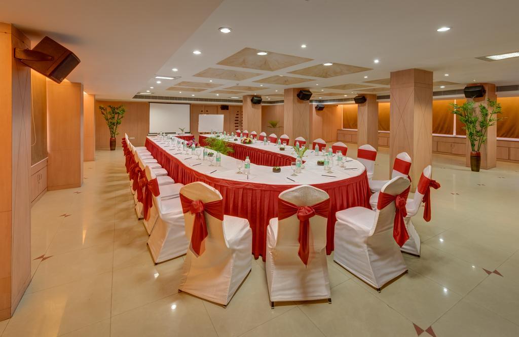 Cygnett Inn Repose Guwahati Bagian luar foto