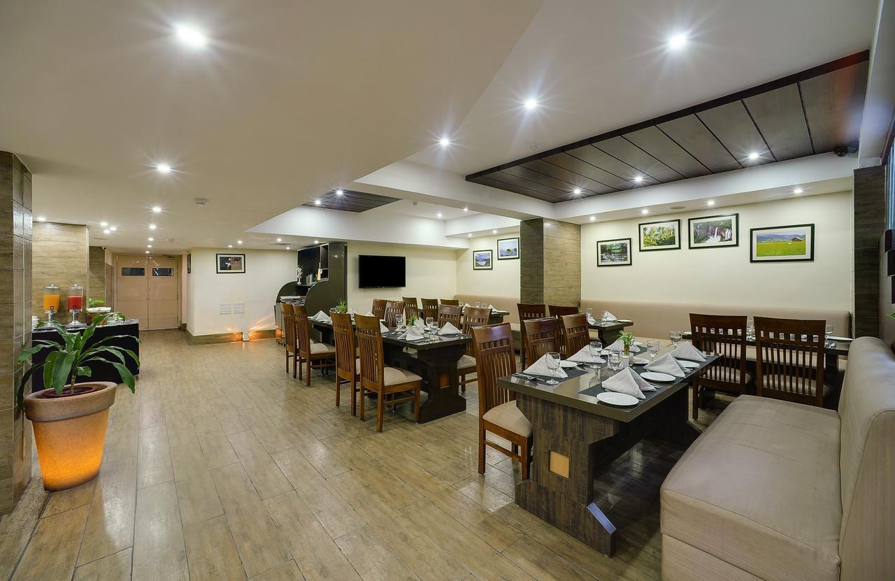 Cygnett Inn Repose Guwahati Bagian luar foto