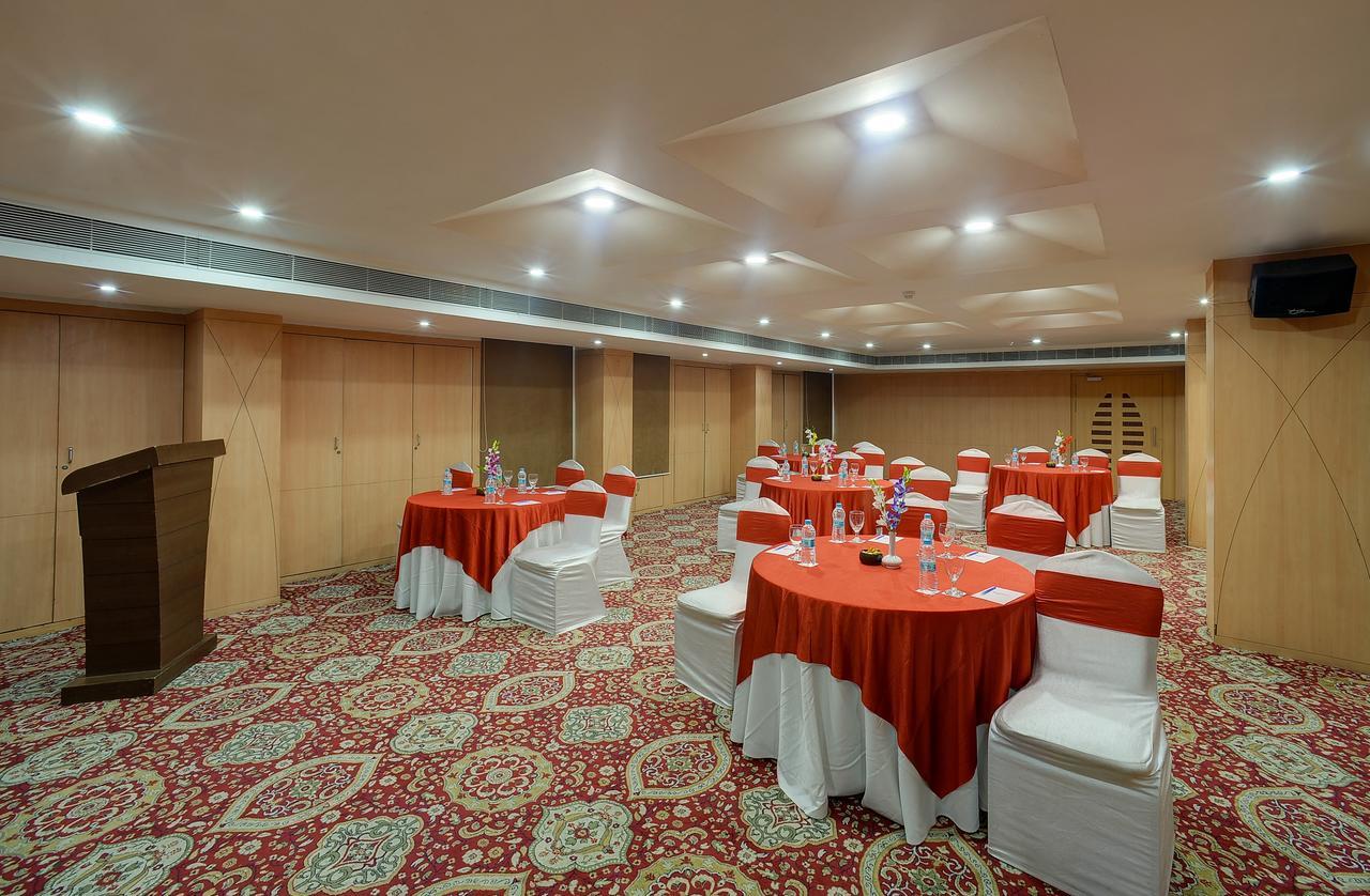 Cygnett Inn Repose Guwahati Bagian luar foto