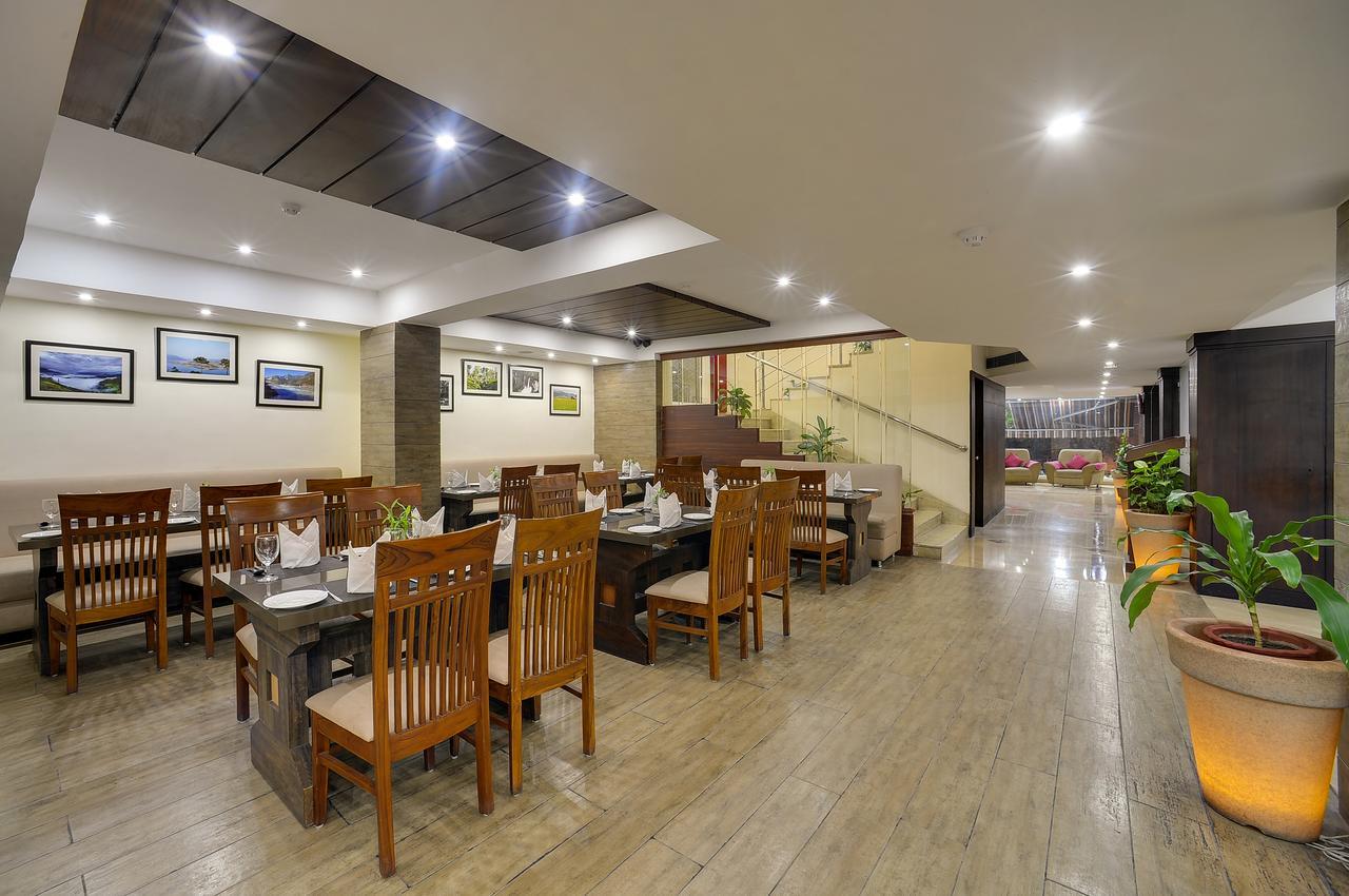 Cygnett Inn Repose Guwahati Bagian luar foto